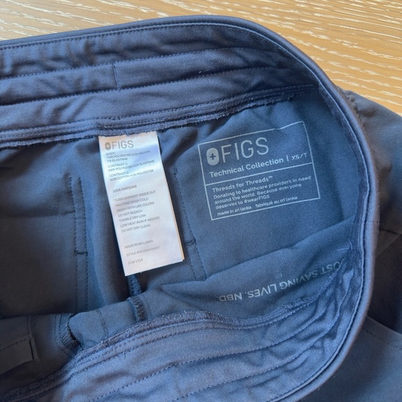 Figs Scrub Set - Picture 3 of 4